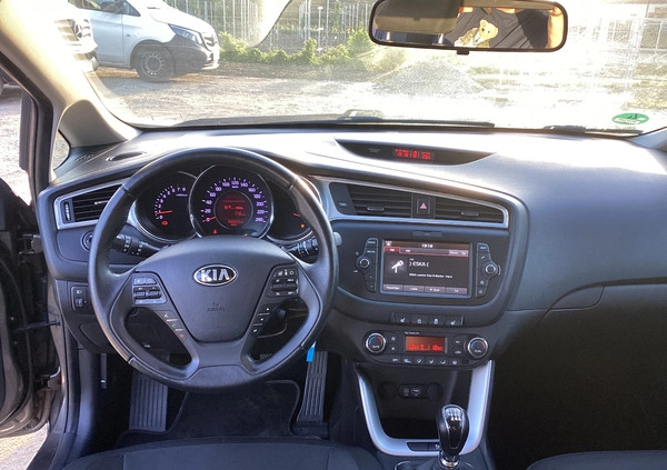Kia Ceed cena 55900 przebieg: 98500, rok produkcji 2017 z Leszno małe 67